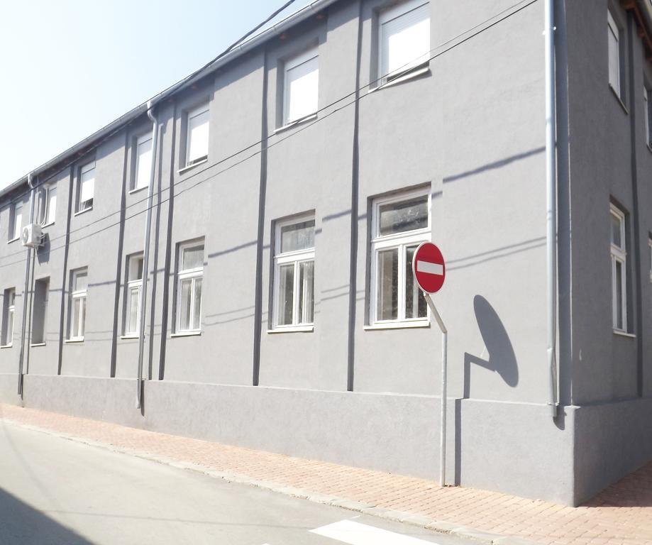 Apartmani Zrenjanin Pokój zdjęcie